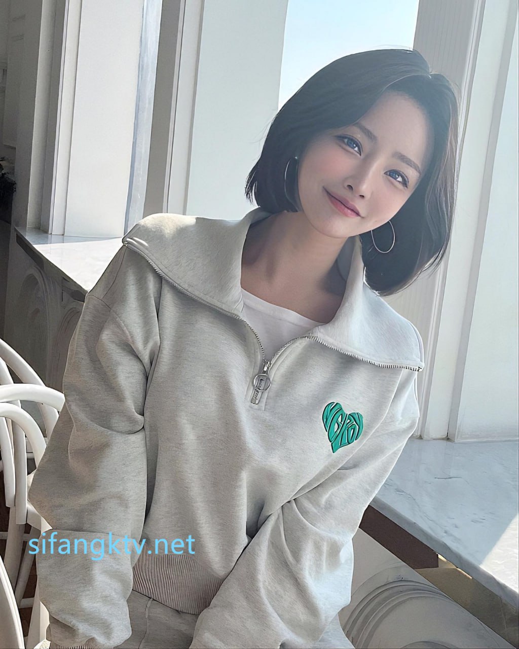 【麻豆传媒】深夜加班的女友性感OL客服被玩弄骚穴-林思妤